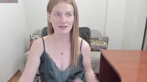 Snapshot of sweet_melody_of_ur_heart chatting on 06.14.26 Mila online show from 06.14.26
