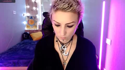 sweet_n_strong online show from 11.23.25