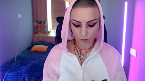 sweet_n_strong online show from 04.18.26