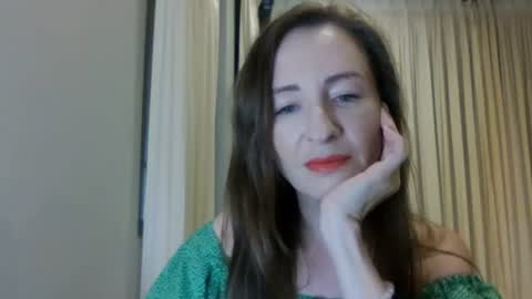Snapshot of sweet_poeme chatting on 06.14.26 sweet_poeme online show from 06.14.26