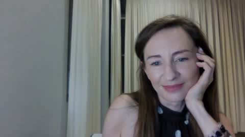 Snapshot of sweet_poeme chatting on 06.19.26 sweet_poeme online show from 06.19.26