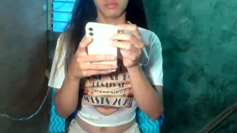 Snapshot of sweet_reyan2003 chatting on 06.18.26 REYAN online show from 06.18.26