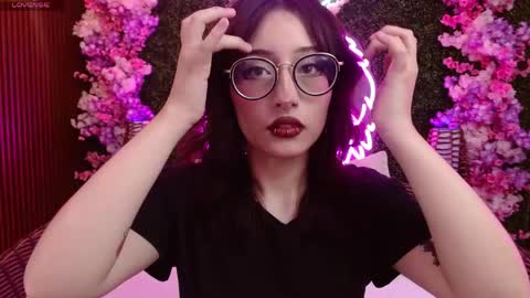 Roxanee online show from 04.15.26