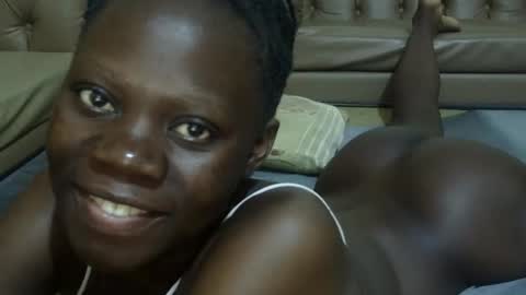 Snapshot of sweet_sharon01 chatting on 05.12.26 Sharon online show from 05.12.26
