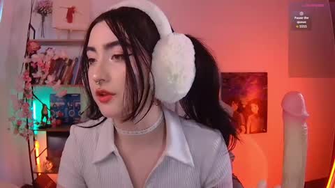 Snapshot of sweet_shena chatting on 05.21.26 Shena online show from 05.21.26