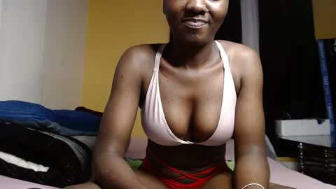 Snapshot of sweet_sherie chatting on 12.04.24 ellanah Tracie online show from 12.04.24