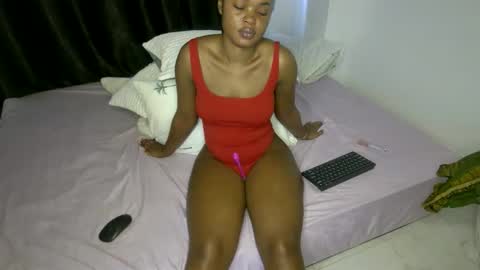 Snapshot of sweet_spoon chatting on 01.09.26 Nina online show from 01.09.26