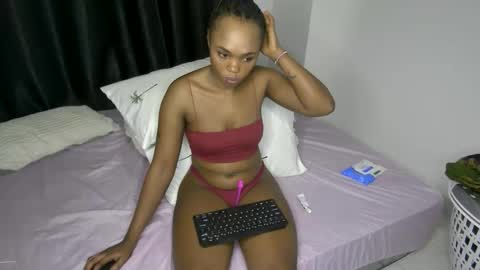 Snapshot of sweet_spoon chatting on 01.12.26 Nina online show from 01.12.26