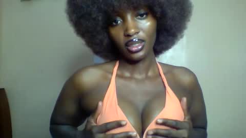 Snapshot of sweet_zuri3 chatting on 05.01.26 zuri online show from 05.01.26