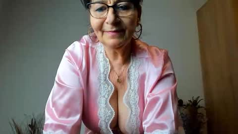 Snapshot of sweetangell69_ chatting on 04.09.26 Viorica online show from 04.09.26