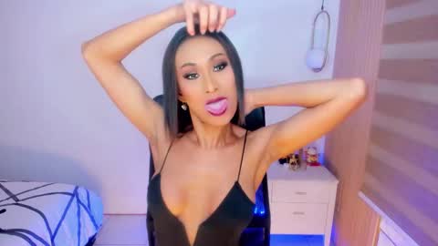 Snapshot of sweetasianlovemarie chatting on 10.15.25 BEA sweetgirl online show from 10.15.25