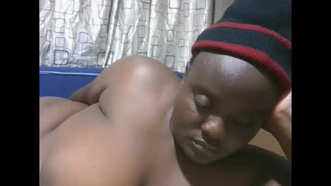 Snapshot of sweetblacklady chatting on 10.11.25 MELVIN online show from 10.11.25