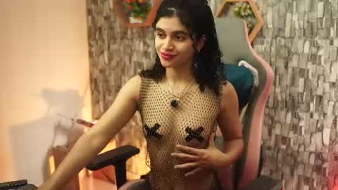 Salom independent model online show from 07.05.26
