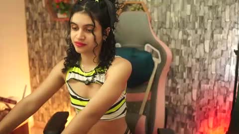 Salom independent model online show from 07.16.26