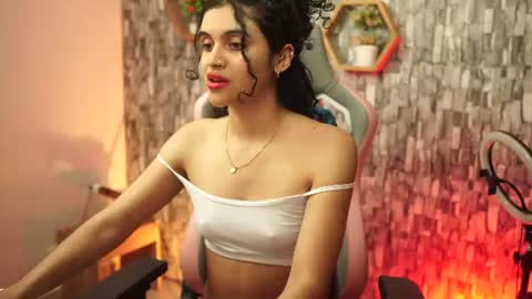 Salom independent model online show from 07.19.26
