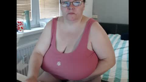 Sweetboobs85h online show from 07.06.26