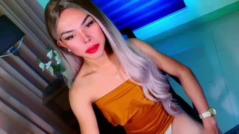 Snapshot of sweetcindycum chatting on 07.23.26 sweetcindycum online show from 07.23.26
