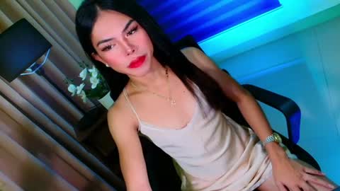 Snapshot of sweetcindycum chatting on 07.25.26 sweetcindycum online show from 07.25.26
