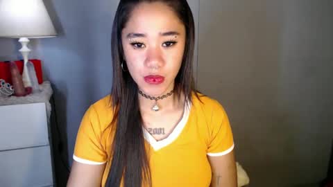 Snapshot of sweetdannica chatting on 12.17.24 Danni online show from 12.17.24