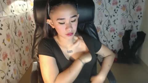 Snapshot of sweetdannica chatting on 12.26.24 Danni online show from 12.26.24