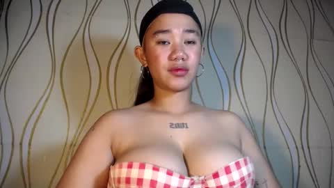Snapshot of sweetdannica chatting on 05.30.26 Danni online show from 05.30.26