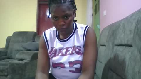 Snapshot of sweetdarkskin chatting on 09.29.25 CLARIS online show from 09.29.25