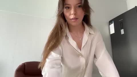 Snapshot of sweetdreamvic chatting on 06.21.26 Vicktorious online show from 06.21.26