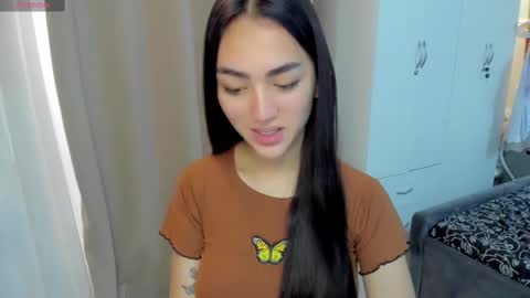 Snapshot of sweetestmallow chatting on 02.20.25 mallow online show from 02.20.25