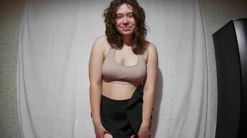 Snapshot of sweetfaina chatting on 11.25.25 sweetfaina online show from 11.25.25