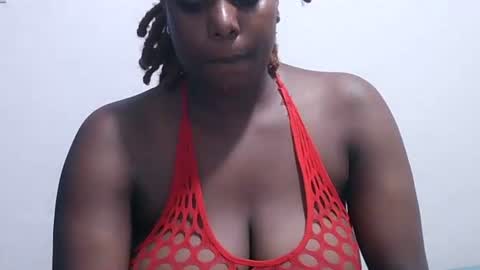 Snapshot of sweetgal11 chatting on 10.05.25 sweetgal11 online show from 10.05.25