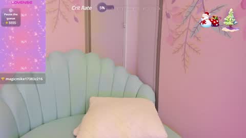 Snapshot of sweetgirl4u_ chatting on 12.15.24 MIA  online show from 12.15.24