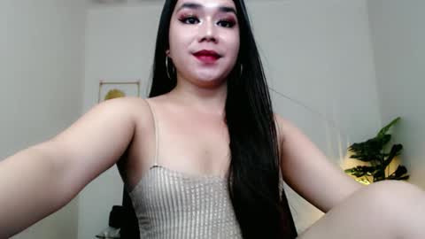Snapshot of sweetgirl_mayxx chatting on 10.07.25 May online show from 10.07.25