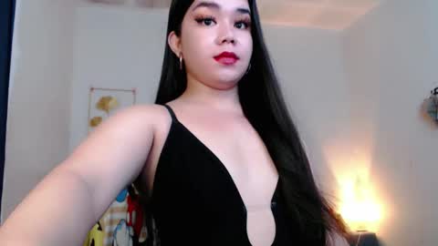 Snapshot of sweetgirl_mayxx chatting on 12.23.25 May online show from 12.23.25