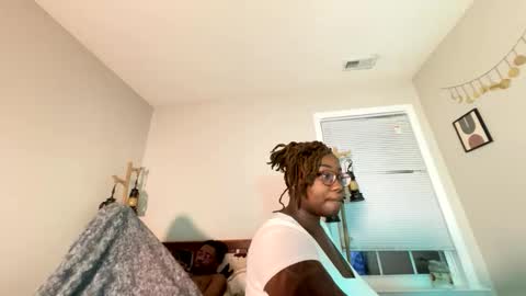 Snapshot of sweetgirllei chatting on 11.13.25 sweetgirllei online show from 11.13.25