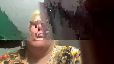 Snapshot of sweetheart524437 chatting on 12.02.25 sweetheart524437 online show from 12.02.25