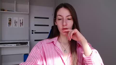 Snapshot of sweetheart_77 chatting on 05.06.26 Emma online show from 05.06.26