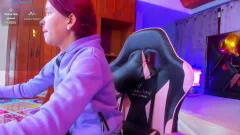Snapshot of sweetie_foxx1 chatting on 07.06.26 FOXXY online show from 07.06.26