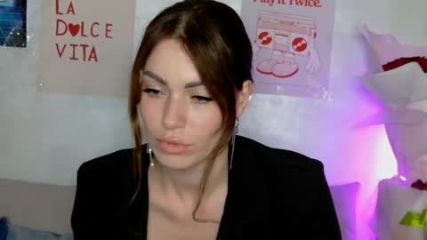 Snapshot of sweetiedarlingxoxox chatting on 05.26.26 Daddy Babby Girl online show from 05.26.26