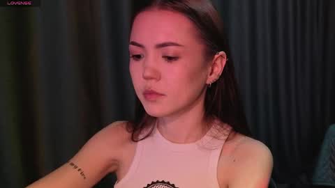 Snapshot of sweetieee_kira chatting on 05.14.26 sweetieee_kira online show from 05.14.26