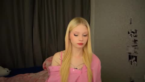 Snapshot of sweetielis chatting on 01.19.25 sweetie Lisa3 online show from 01.19.25