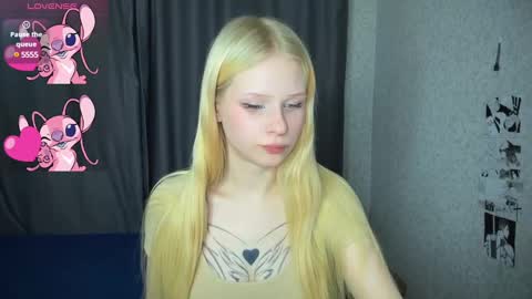 Snapshot of sweetielis chatting on 02.11.25 sweetie Lisa3 online show from 02.11.25