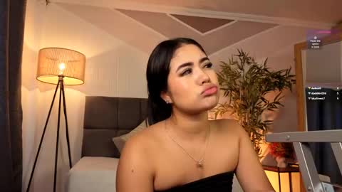 Snapshot of sweetiepie_3 chatting on 04.29.26 Valentina online show from 04.29.26