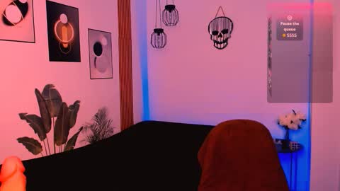 Snapshot of sweetjames2810 chatting on 11.28.25 SWEETJAMES online show from 11.28.25