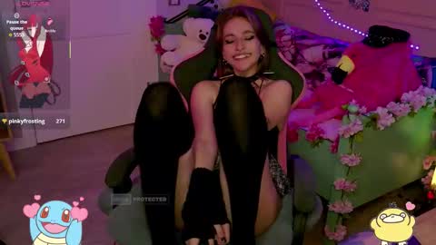 Snapshot of sweetjinks chatting on 10.03.25 . Felin . online show from 10.03.25