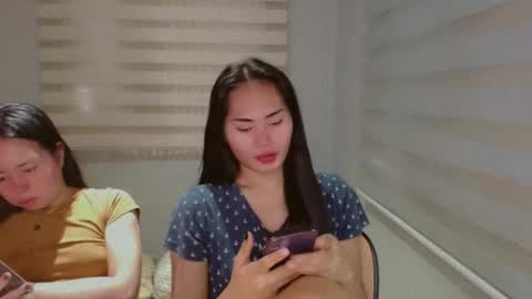 Snapshot of sweetladyboyx chatting on 12.19.24   online show from 12.19.24