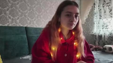 Snapshot of sweetliaison chatting on 12.17.25 sweetliaison online show from 12.17.25