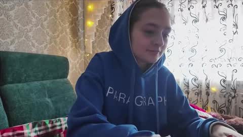 Snapshot of sweetliaison chatting on 12.23.25 sweetliaison online show from 12.23.25