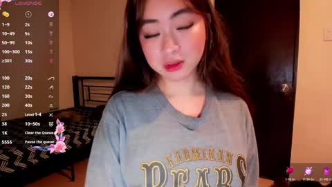Snapshot of sweetlovepinay04 chatting on 05.10.26 Zoe online show from 05.10.26