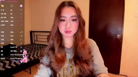 Snapshot of sweetlovepinay04 chatting on 05.15.26 Zoe online show from 05.15.26