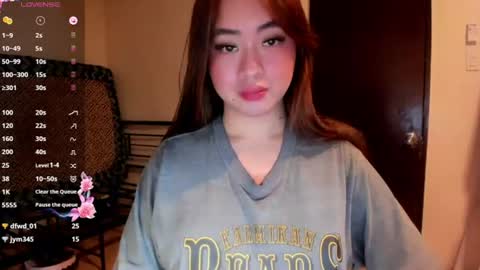 Snapshot of sweetlovepinay04 chatting on 07.14.26 Zoe online show from 07.14.26